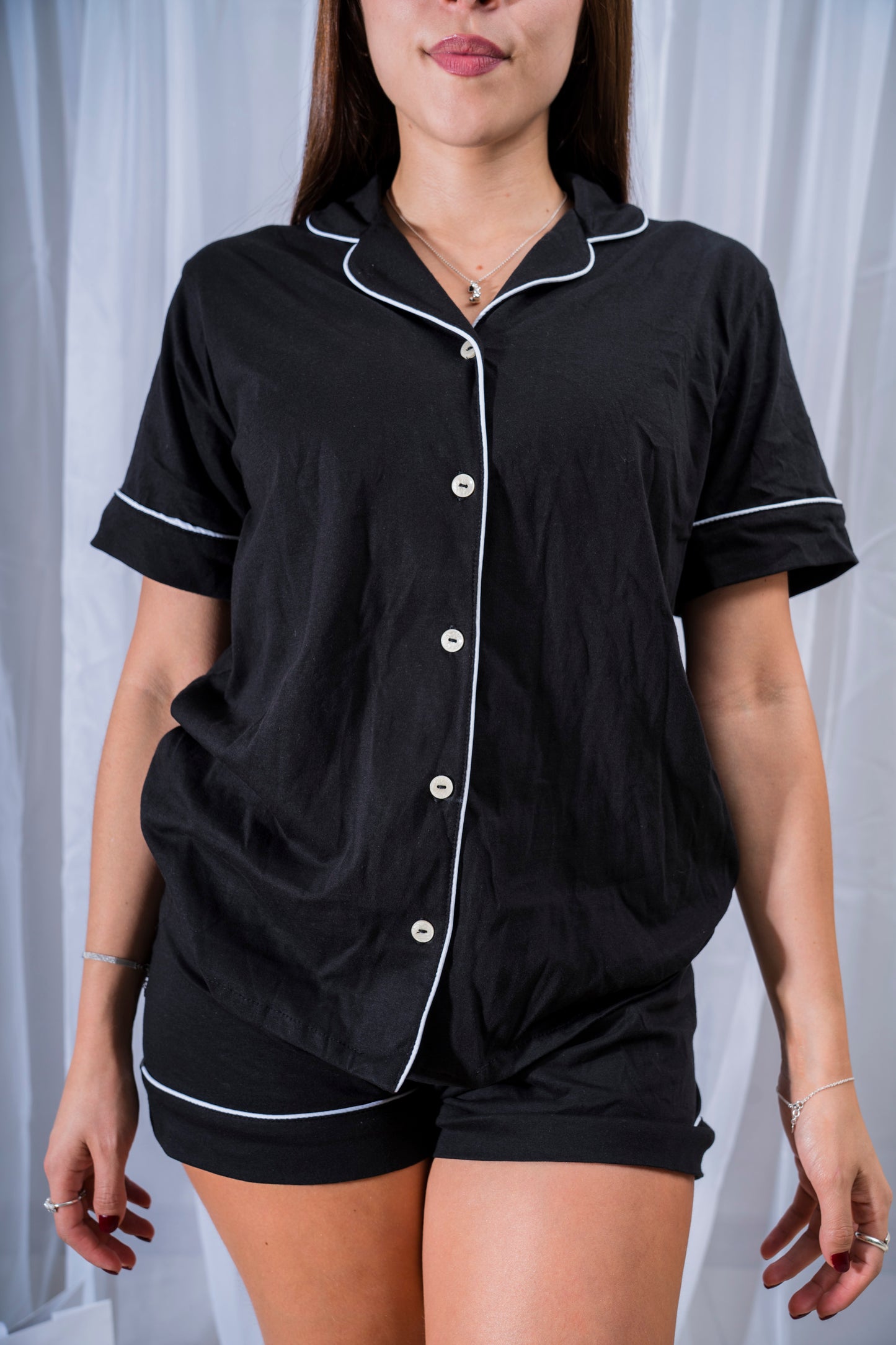 Pijama Negra Borde Blanco