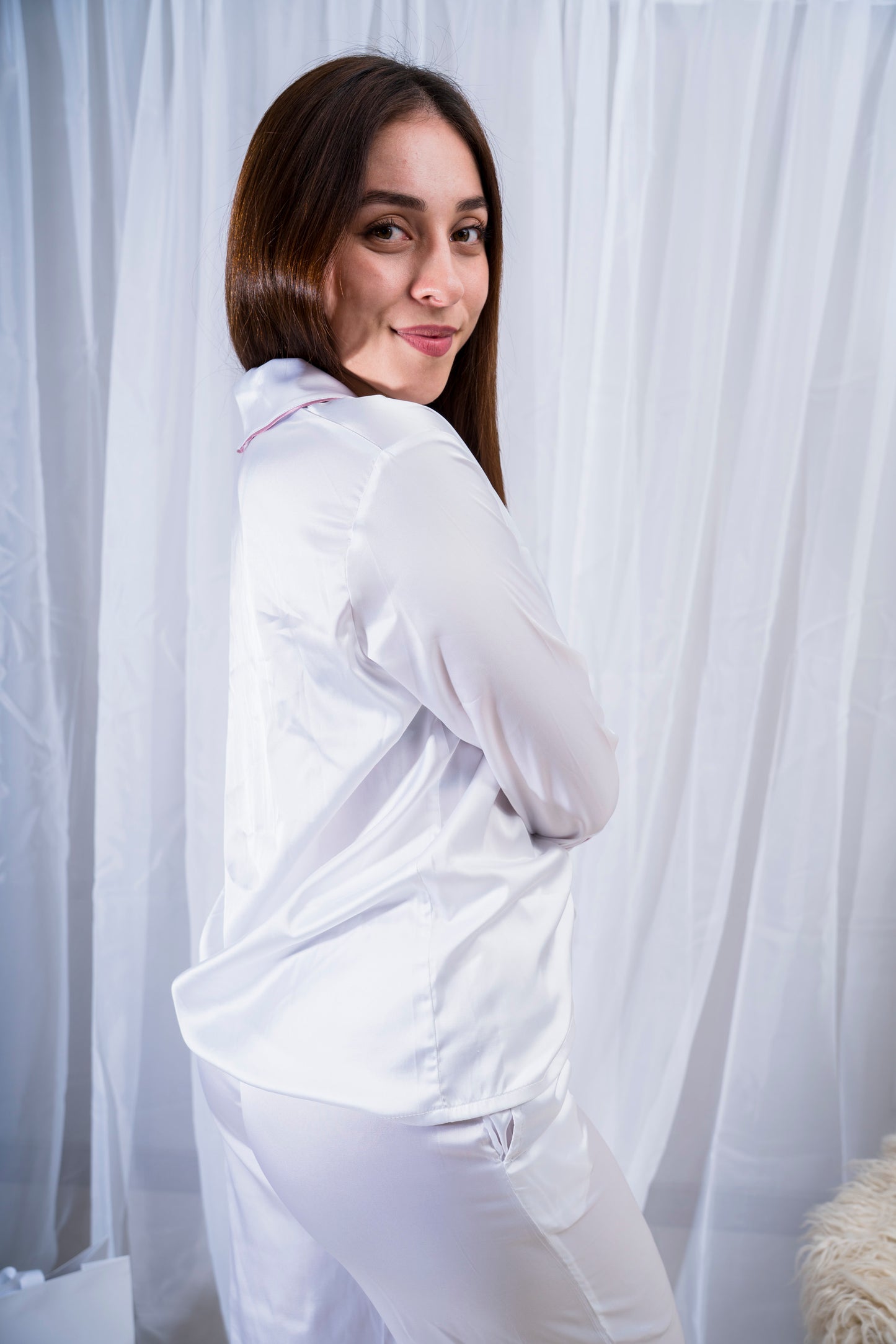 Blanca Bordado Rosa